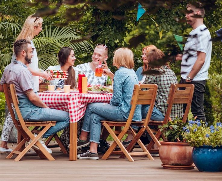 Essential Furniture to Rent for Your Family Picnic at Home